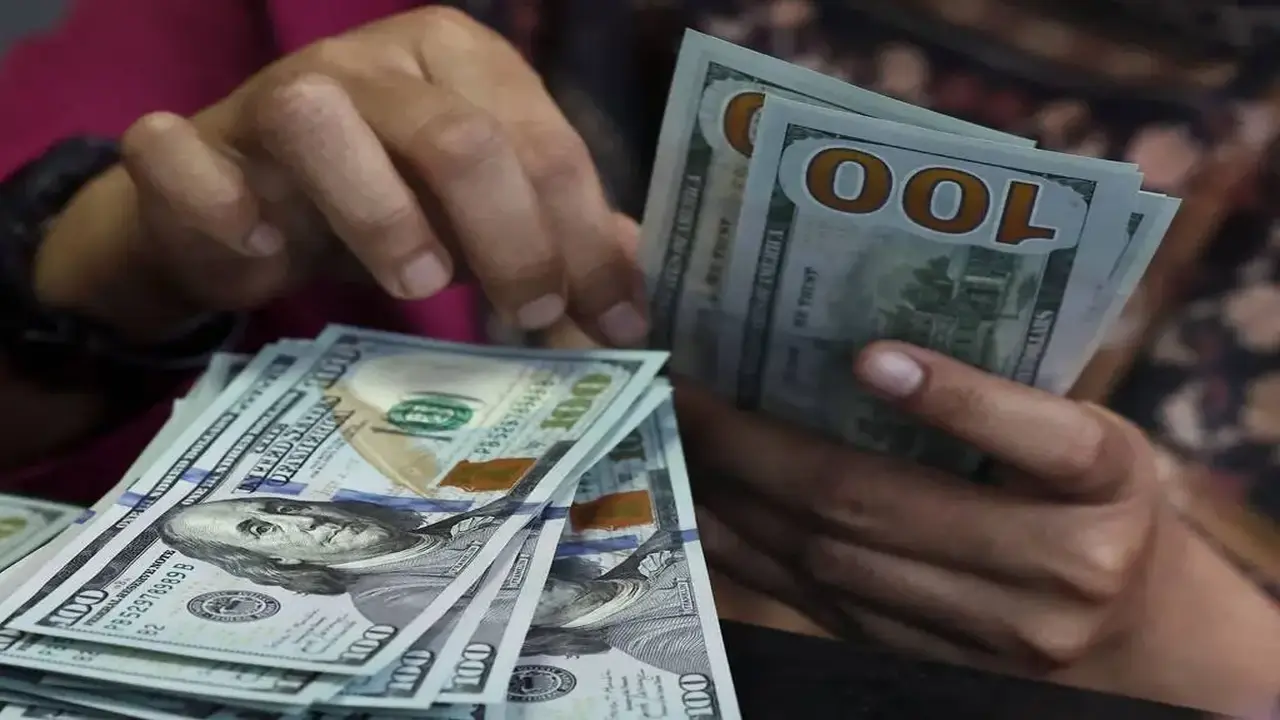 ارتفاع الدولار لليوم الثالث متتاليًا مقابل الجنيه المصري